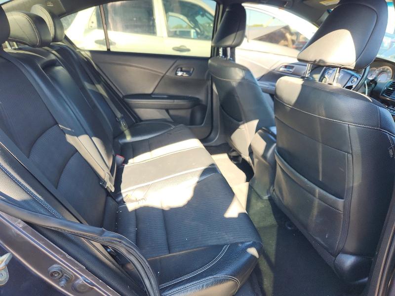 52443746 :رقم المزاد ، 1HGCR2F5XHA070694 vin ، 2017 Honda Accord مزاد بيع