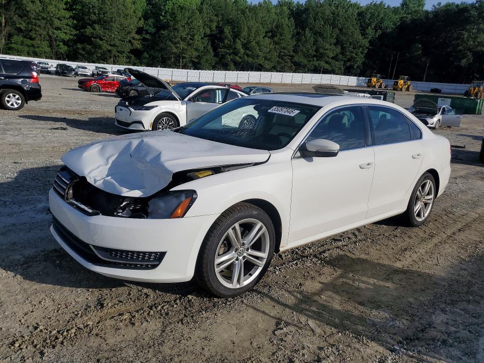 55097846 :رقم المزاد ، 1VWBS7A38EC100824 vin ، 2014 Volkswagen Passat مزاد بيع