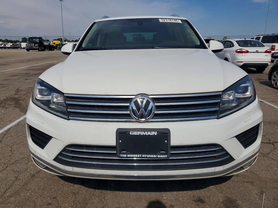 52318746 :رقم المزاد ، WVGEF9BP1FD007460 vin ، 2015 Volkswagen Touareg مزاد بيع