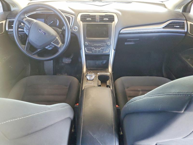 52363616 :رقم المزاد ، 3FA6P0LU5HR252882 vin ، 2017 Ford Fusion مزاد بيع
