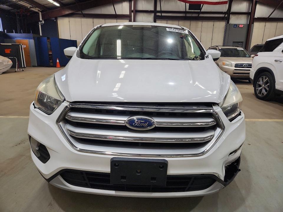 2017 Ford Escape მანქანა იყიდება აუქციონზე, vin: 1FMCU0GDXHUB03212, აუქციონის ნომერი: 55425026