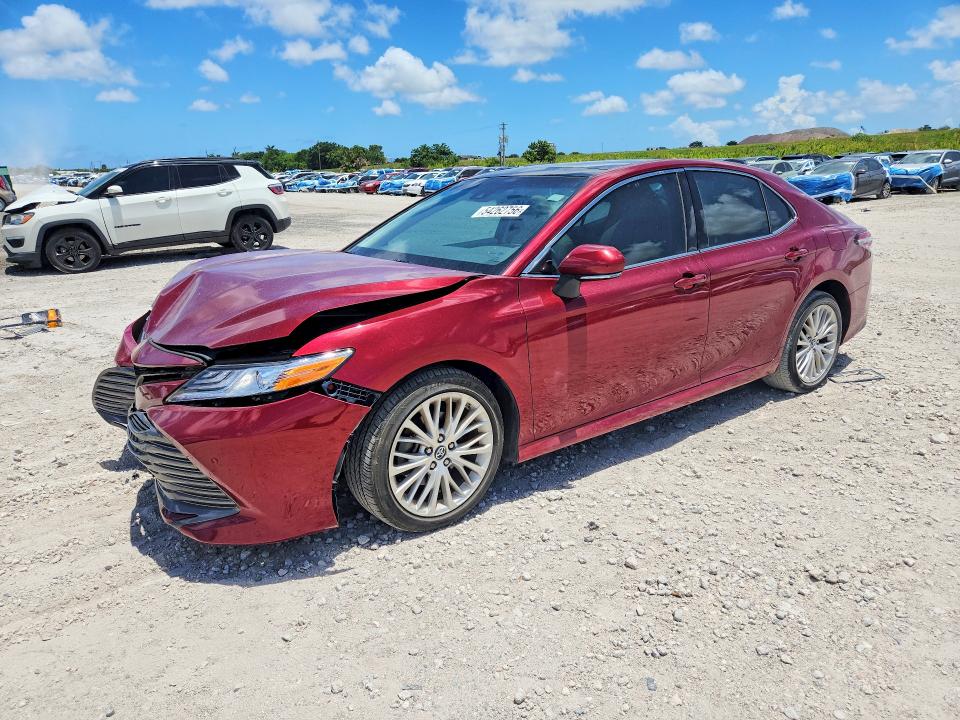 2018 Toyota Camry მანქანა იყიდება აუქციონზე, vin: 4T1B11HK0JU626753, აუქციონის ნომერი: 54262756