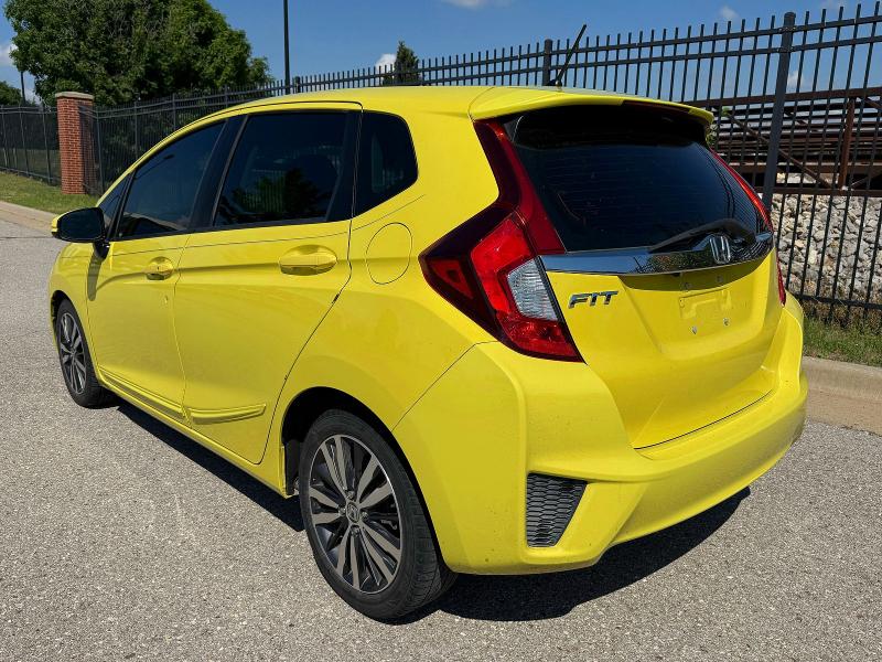 55173306 :رقم المزاد ، 3HGGK5H83FM776937 vin ، 2015 Honda Fit مزاد بيع