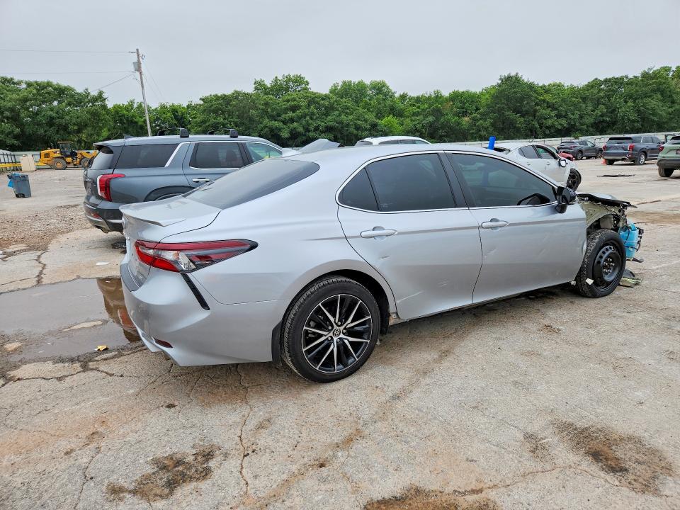 Продаж на аукціоні авто 2022 Toyota Camry, vin: 4T1G11AKXNU621260, номер лоту: 54152096