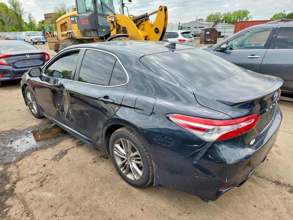 52520926 :رقم المزاد ، 4T1B11HK0KU808874 vin ، 2019 Toyota Camry مزاد بيع