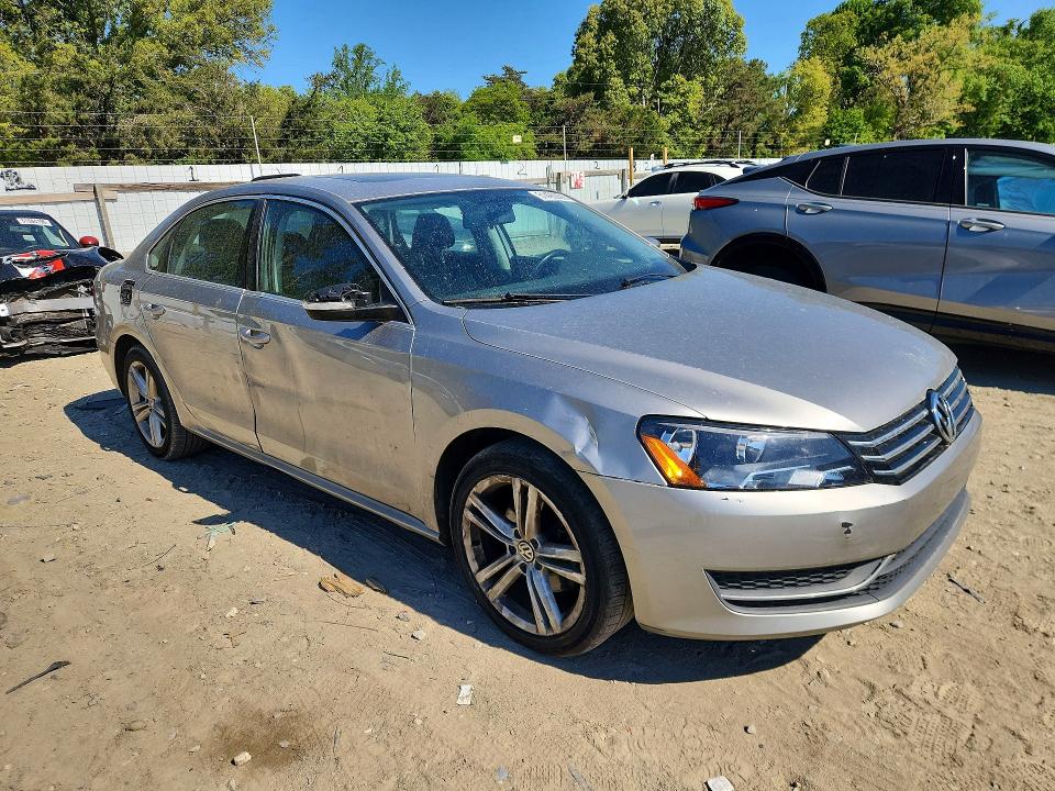 51490226 :رقم المزاد ، 1VWBS7A32EC046582 vin ، 2014 Volkswagen Passat مزاد بيع