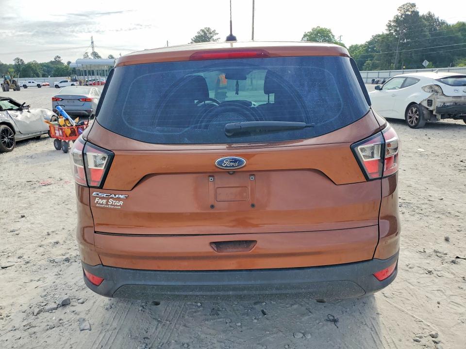 2017 Ford Escape მანქანა იყიდება აუქციონზე, vin: 1FMCU0F76HUB95494, აუქციონის ნომერი: 54426526