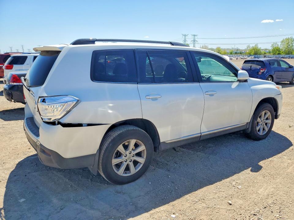 2013 Toyota Highlander მანქანა იყიდება აუქციონზე, vin: 5TDBK3EHXDS275834, აუქციონის ნომერი: 53018446