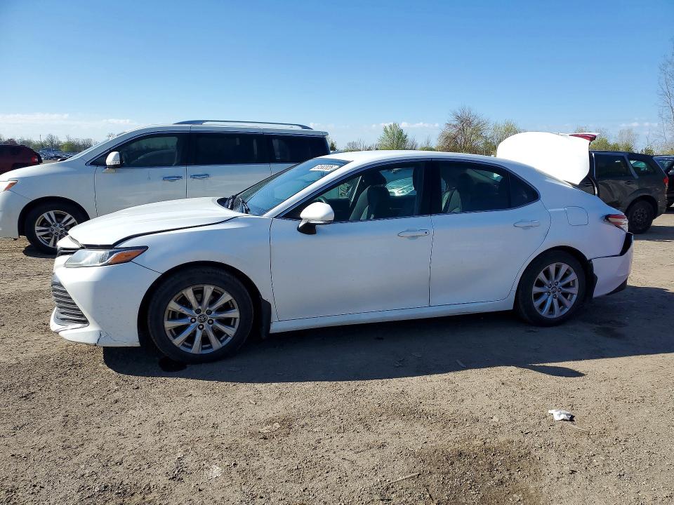 2018 Toyota Camry მანქანა იყიდება აუქციონზე, vin: 4T1B11HKXJU507379, აუქციონის ნომერი: 51582026