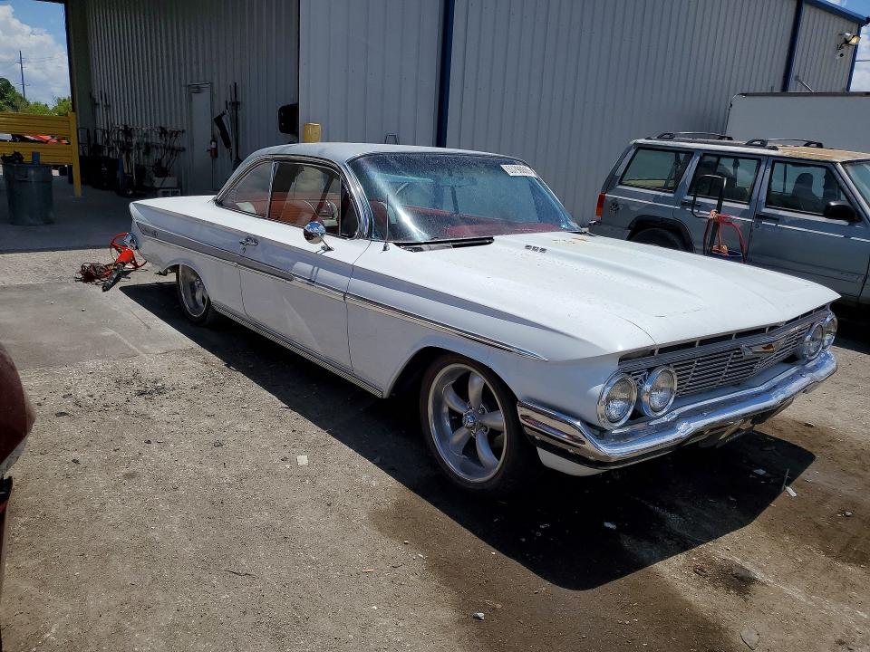 53798886 :رقم المزاد ، 11737L153934 vin ، 1961 Chevrolet Impala Ss مزاد بيع