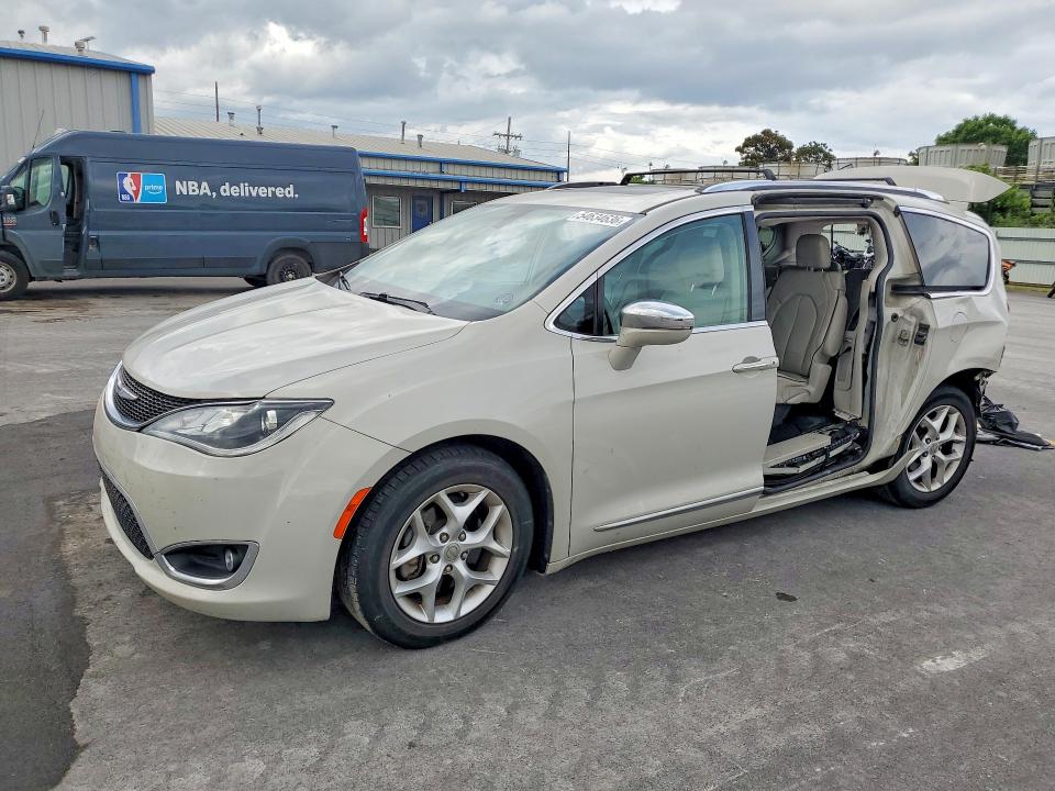 2020 Chrysler Pacifica მანქანა იყიდება აუქციონზე, vin: 2C4RC1GG5LR127764, აუქციონის ნომერი: 54634636