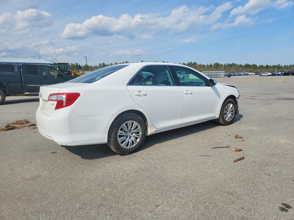52404026 :رقم المزاد ، 4T1BF1FK4EU421060 vin ، 2014 Toyota Camry مزاد بيع