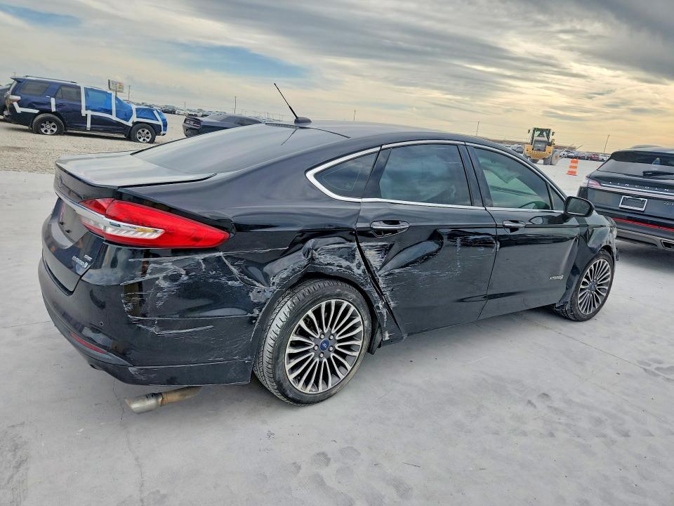 52428406 :رقم المزاد ، 3FA6P0LU0HR266866 vin ، 2017 Ford Fusion مزاد بيع