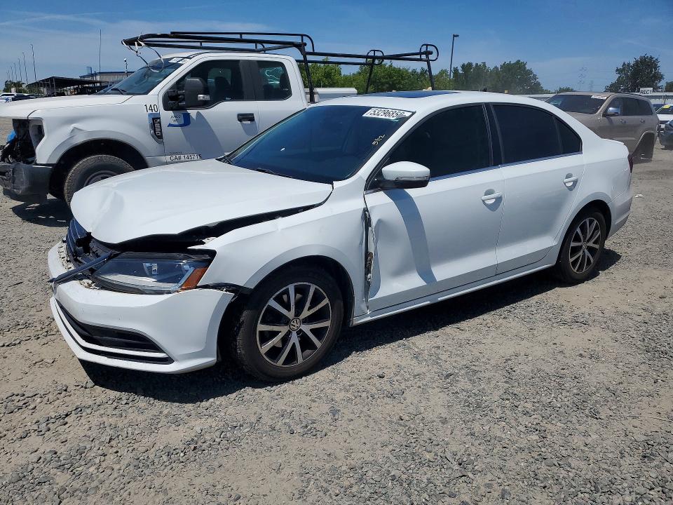53296856 :رقم المزاد ، 3VWDB7AJ5HM313255 vin ، 2017 Volkswagen Jetta مزاد بيع