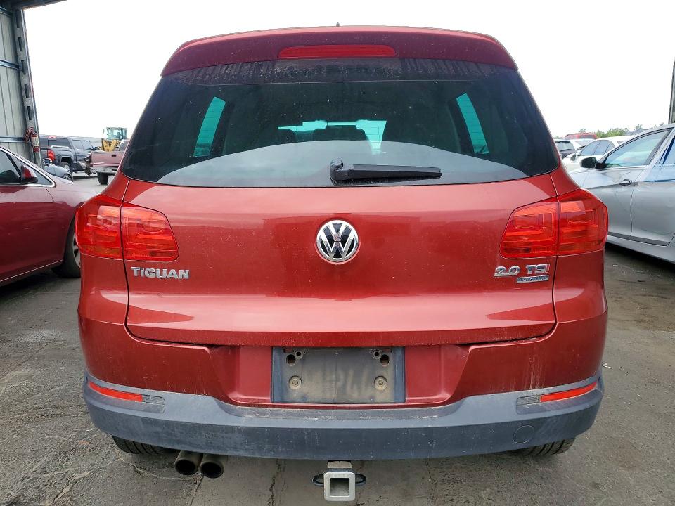 2015 Volkswagen Tiguan მანქანა იყიდება აუქციონზე, vin: WVGBV7AX8FW003910, აუქციონის ნომერი: 55460346