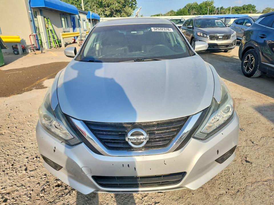 52532376 :رقم المزاد ، 1N4AL3AP1JC137947 vin ، 2018 Nissan Altima مزاد بيع