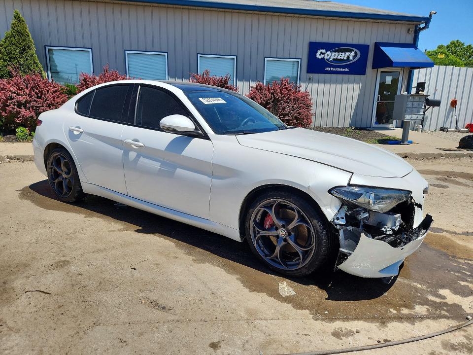 Продаж на аукціоні авто 2017 Alfa Romeo Giulia, vin: ZARFAEEN5H7560324, номер лоту: 52814806