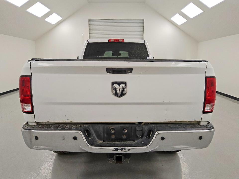 53654366 :رقم المزاد ، 3C6UR4HL6FG608341 vin ، 2015 Ram 2500 مزاد بيع