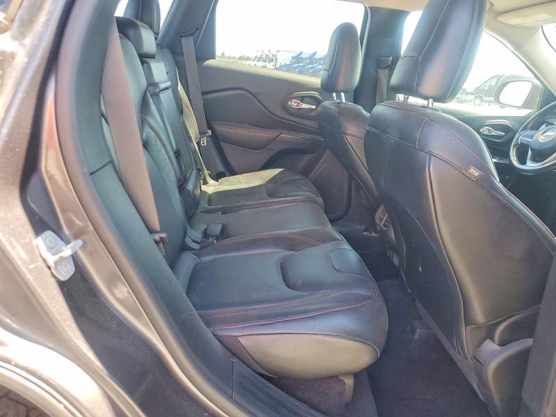 53083616 :رقم المزاد ، 1C4PJMBS8FW503881 vin ، 2015 Jeep Cherokee مزاد بيع