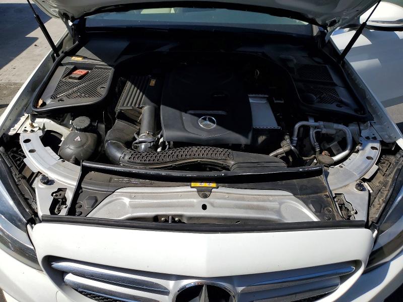 53978236 :رقم المزاد ، 55SWF4JB0FU083518 vin ، 2015 Mercedes-benz C مزاد بيع