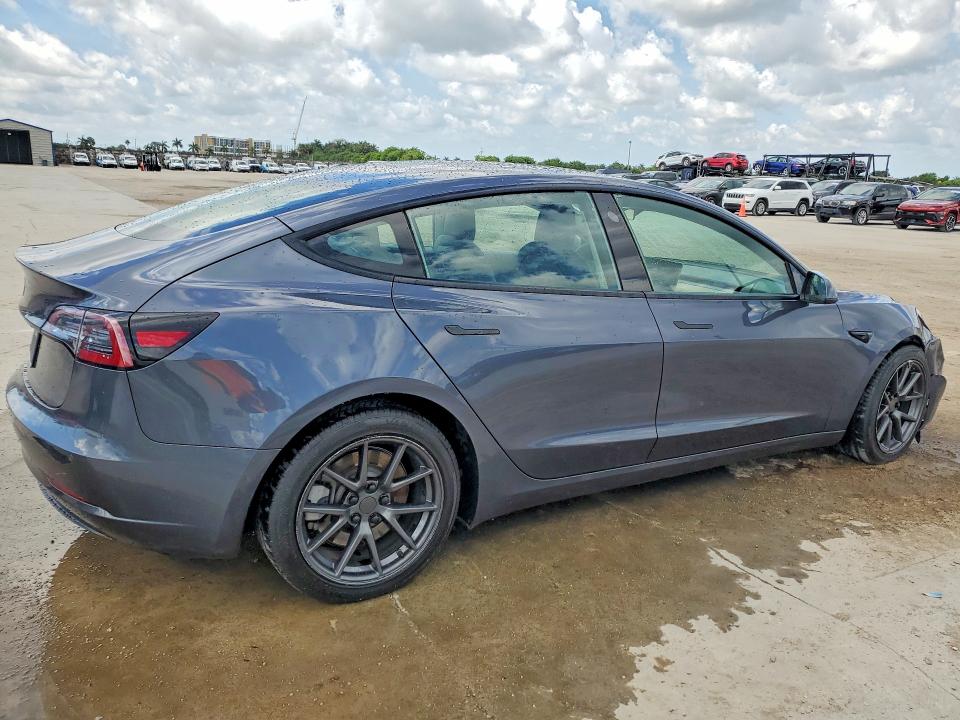 52348356 :رقم المزاد ، 5YJ3E1EA6NF372506 vin ، 2022 Tesla Model 3 مزاد بيع
