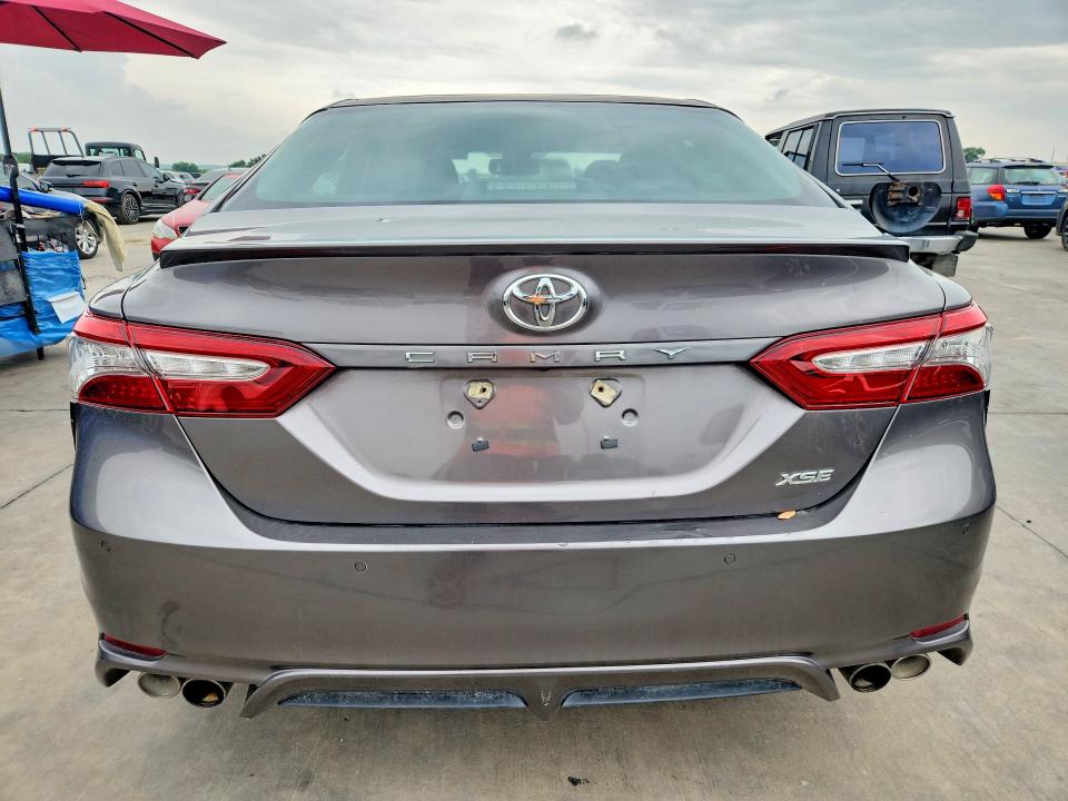 Продажа на аукционе авто 2018 Toyota Camry, vin: 4T1B61HK8JU119715, номер лота: 54068186
