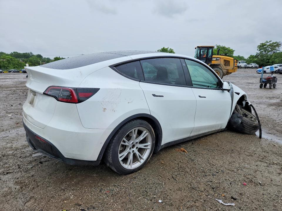 Auction sale of the 2022 Tesla Model Y, vin: 7SAYGDEE0NF384805, lot number: 54019776
