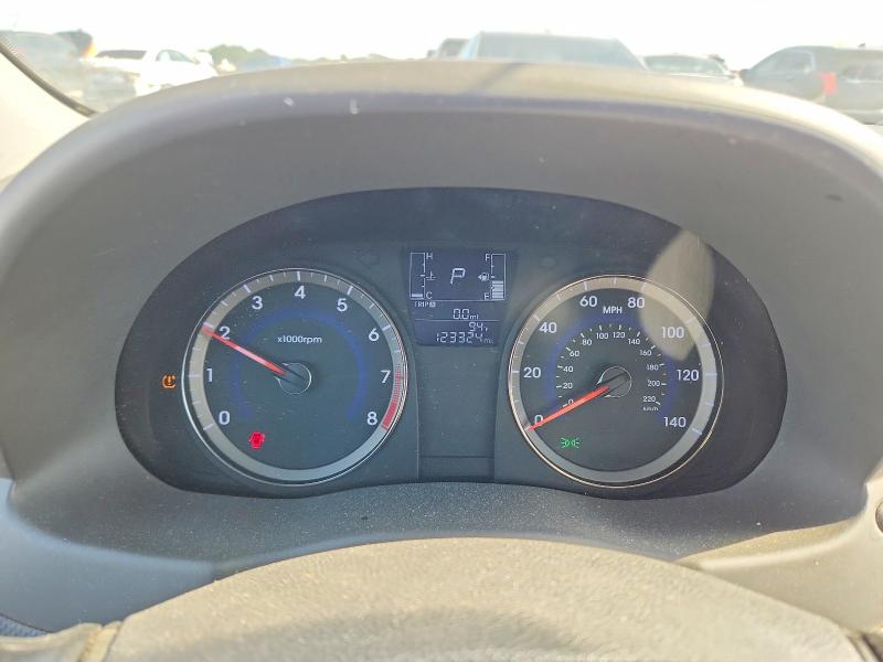 52908966 :رقم المزاد ، KMHCT5AE7FU219739 vin ، 2015 Hyundai Accent مزاد بيع