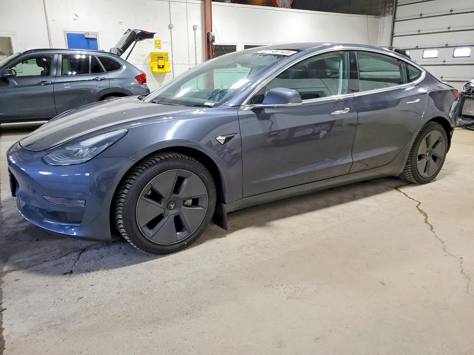Продажа на аукционе авто 2018 Tesla Model 3, vin: 5YJ3E1EB3JF130422, номер лота: 54971426