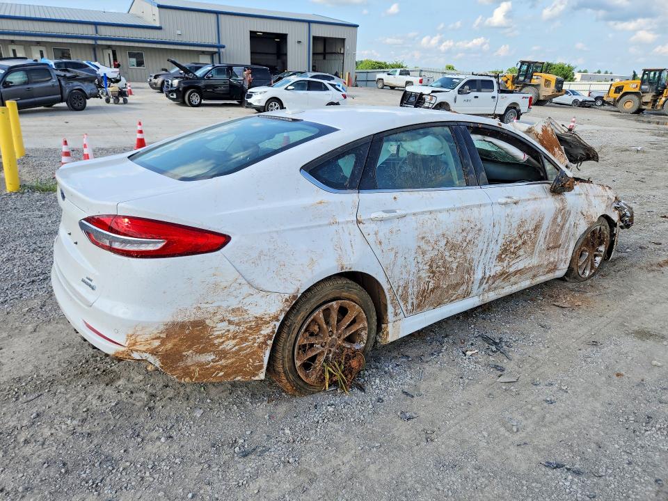 55108456 :رقم المزاد ، 3FA6P0LU9KR274519 vin ، 2019 Ford Fusion مزاد بيع