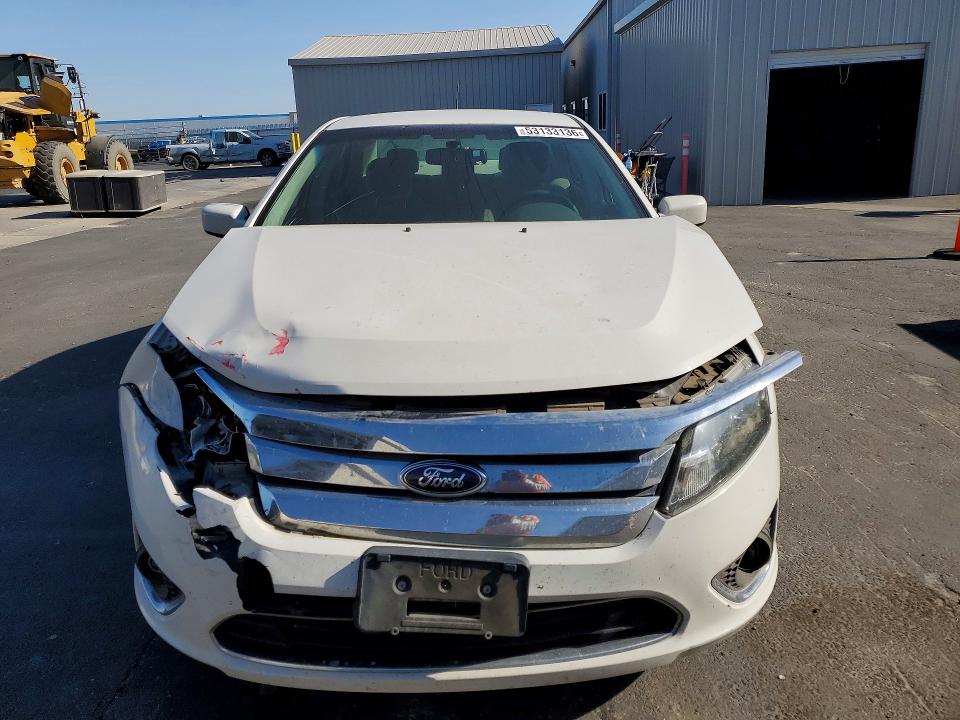 53133136 :رقم المزاد ، 3FADP0L3XCR305163 vin ، 2012 Ford Fusion مزاد بيع