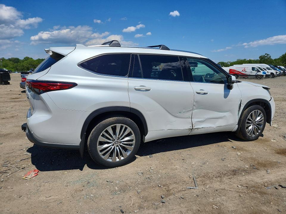 2022 Toyota Highlander მანქანა იყიდება აუქციონზე, vin: 5TDFZRBH7NS193100, აუქციონის ნომერი: 52992336