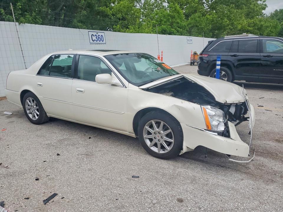 2011 Cadillac Dts მანქანა იყიდება აუქციონზე, vin: 1G6KD5E61BU131072, აუქციონის ნომერი: 53947306