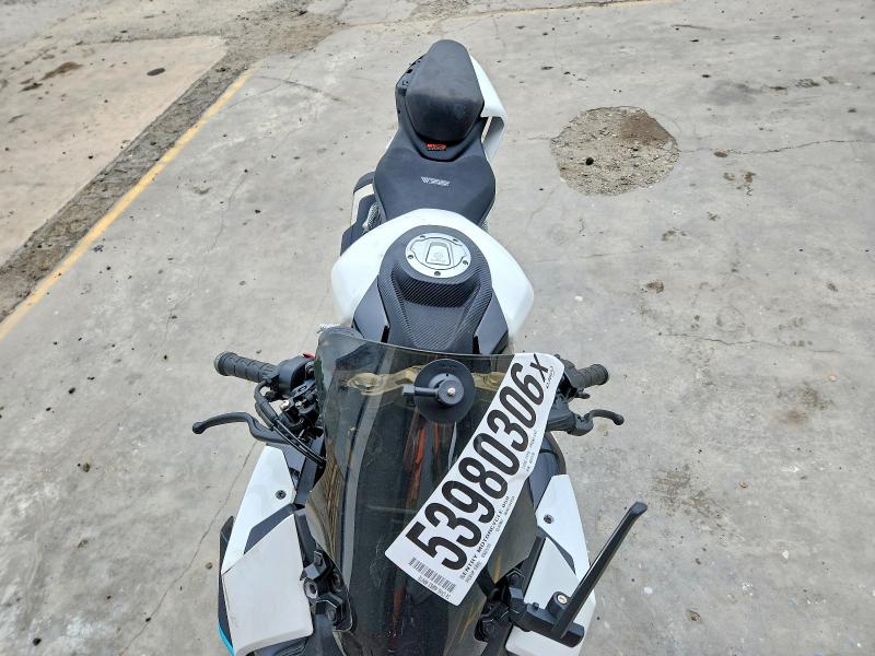 53980306 :رقم المزاد ، LCEPESLA3R6003128 vin ، 2024 Cf Moto 450ss مزاد بيع