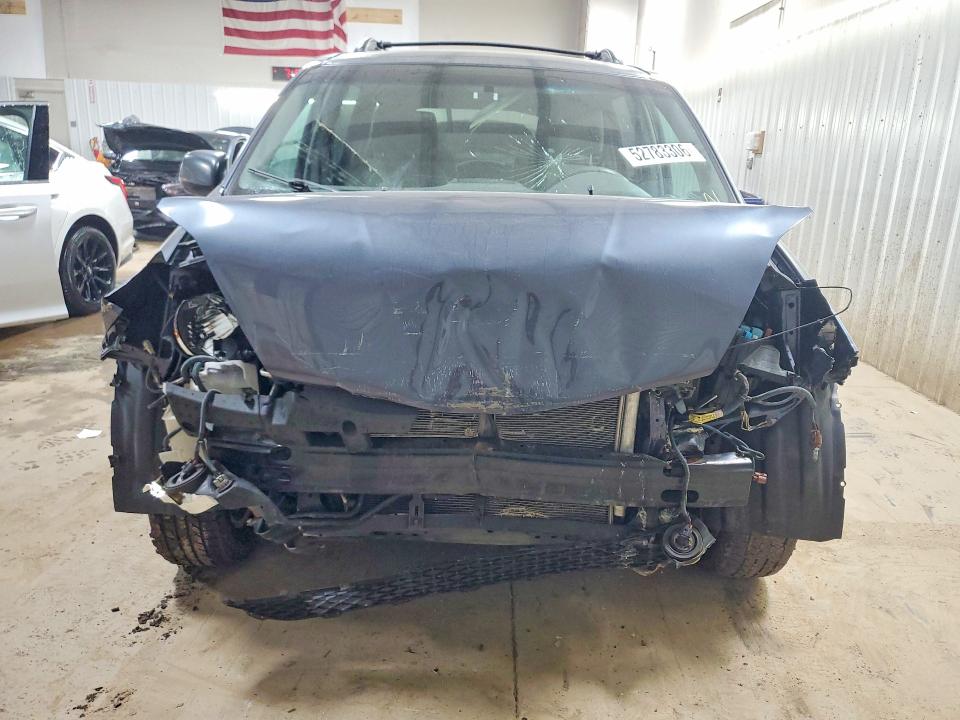 52783306 :رقم المزاد ، 5TDKK4CC5AS315018 vin ، 2010 Toyota Sienna مزاد بيع