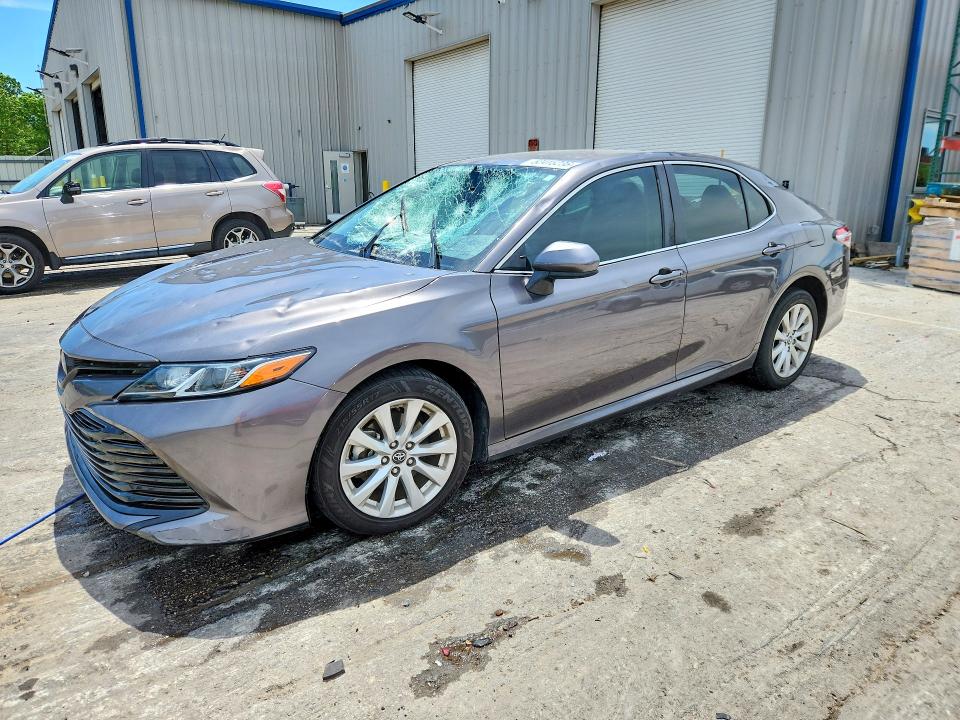 2019 Toyota Camry მანქანა იყიდება აუქციონზე, vin: 4T1B11HK8KU713804, აუქციონის ნომერი: 52415236
