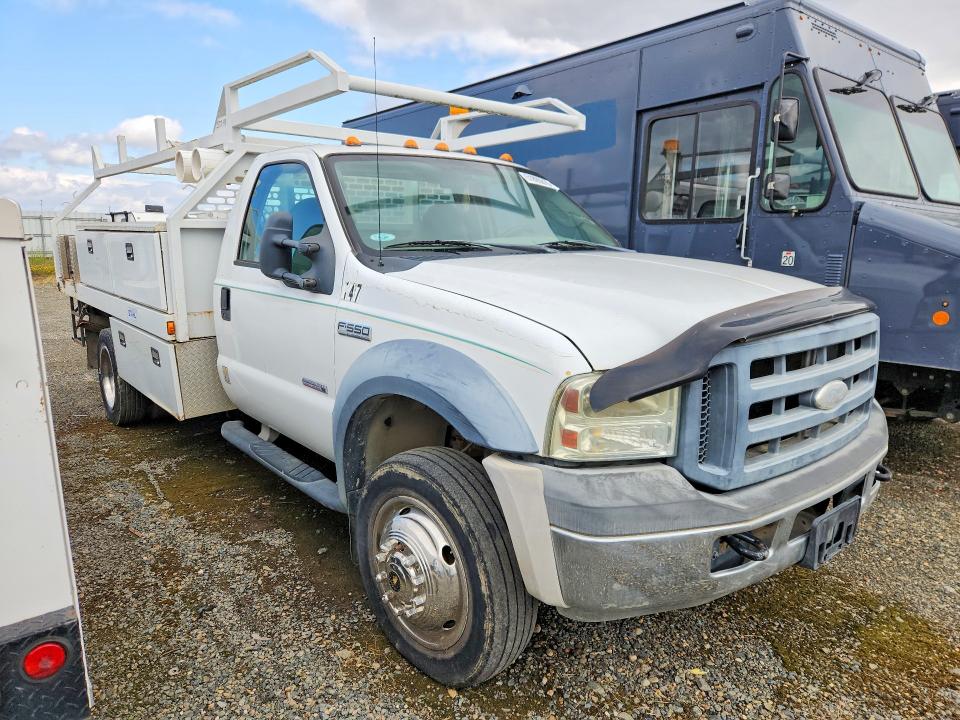 51895616 :رقم المزاد ، 1FDAF56PX7EA92330 vin ، 2007 Ford F550 مزاد بيع