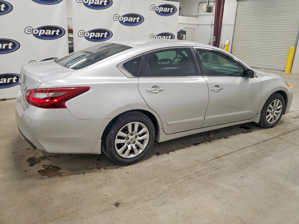 52568646 :رقم المزاد ، 1N4AL3APXJC258119 vin ، 2018 Nissan Altima مزاد بيع