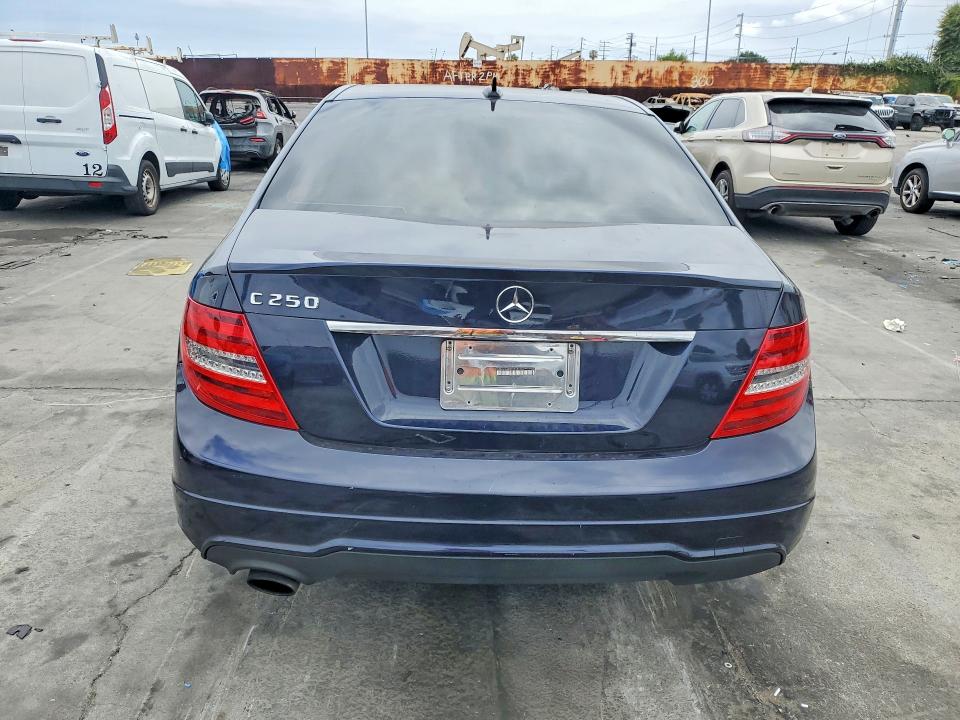 Продаж на аукціоні авто 2013 Mercedes-benz C, vin: WDDGF4HB5DR265417, номер лоту: 53662556