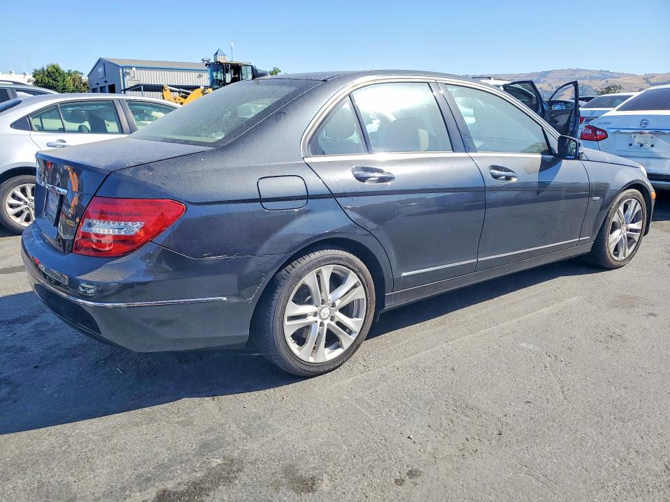 Продаж на аукціоні авто 2012 Mercedes-benz C, vin: WDDGF4HB5CR228091, номер лоту: 54176356