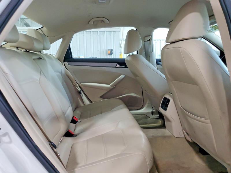 54102556 :رقم المزاد ، 1VWBT7A3XEC102488 vin ، 2014 Volkswagen Passat مزاد بيع