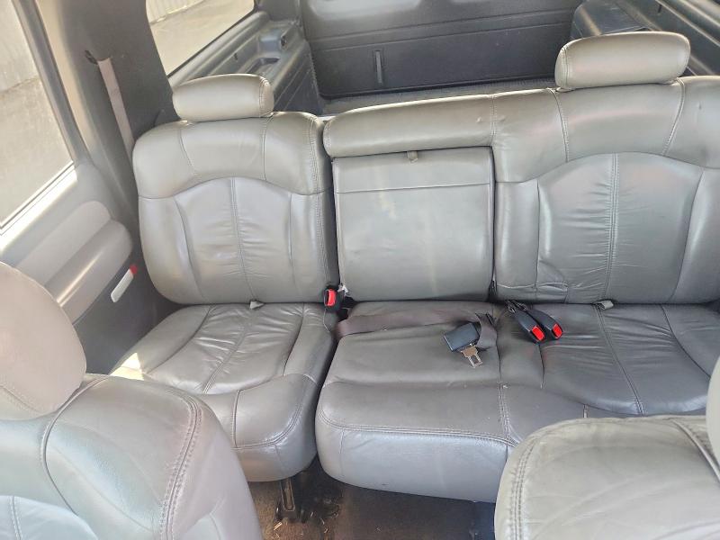 54652246 :رقم المزاد ، 3GNFK16Z32G314294 vin ، 2002 Chevrolet Suburban مزاد بيع