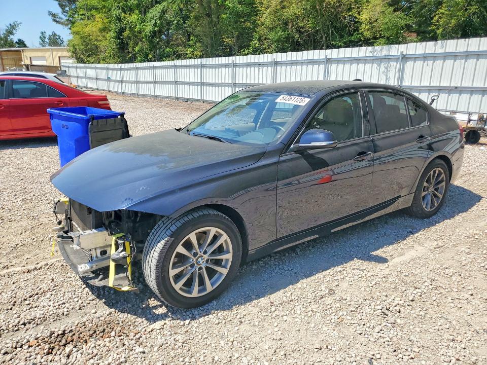 54361126 :رقم المزاد ، WBA8A9C56GK618317 vin ، 2016 Bmw 320 مزاد بيع