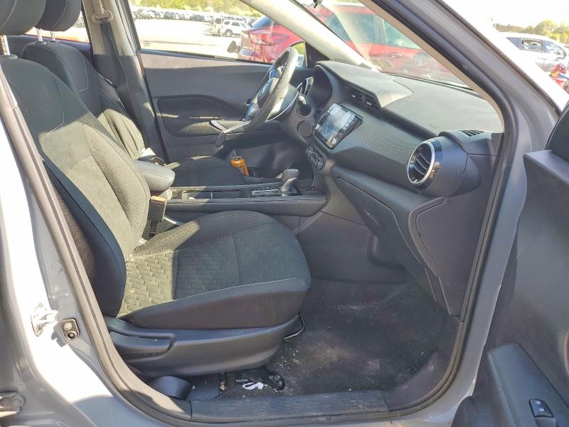52879886 :رقم المزاد ، 3N1CP5CV1ML556178 vin ، 2021 Nissan Kicks مزاد بيع