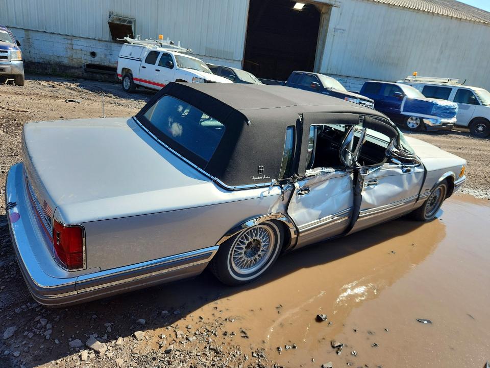 55207716 :رقم المزاد ، 1LNCM82F6LY792061 vin ، 1990 Lincoln Town Car مزاد بيع