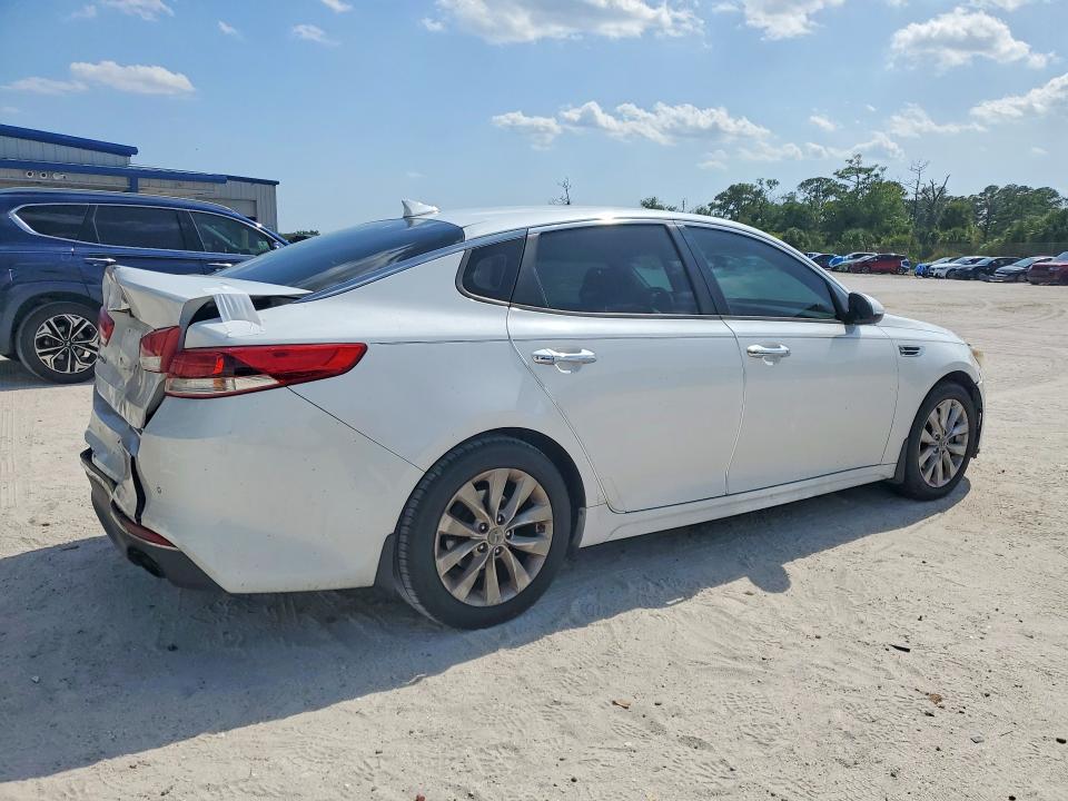 52051426 :رقم المزاد ، 5XXGT4L38JG253280 vin ، 2018 Kia Optima مزاد بيع