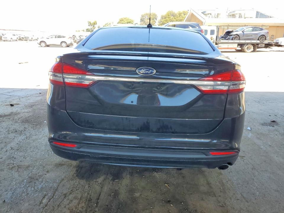 53852276 :رقم المزاد ، 3FA6P0LU3HR315431 vin ، 2017 Ford Fusion مزاد بيع