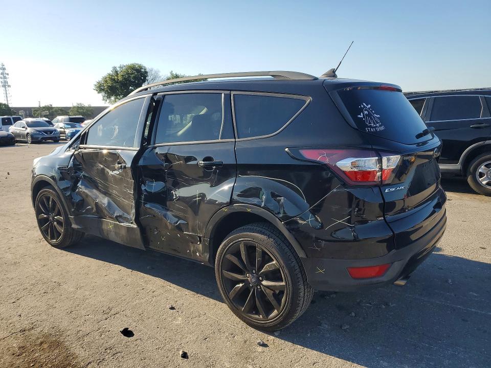 Продажа на аукционе авто 2018 Ford Escape, vin: 1FMCU0GD1JUD15213, номер лота: 51060976
