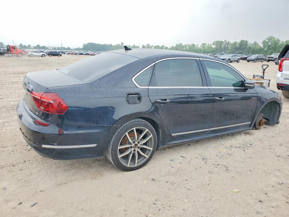 Продажа на аукционе авто 2017 Volkswagen Passat, vin: 1VWBT7A31HC044209, номер лота: 52600846