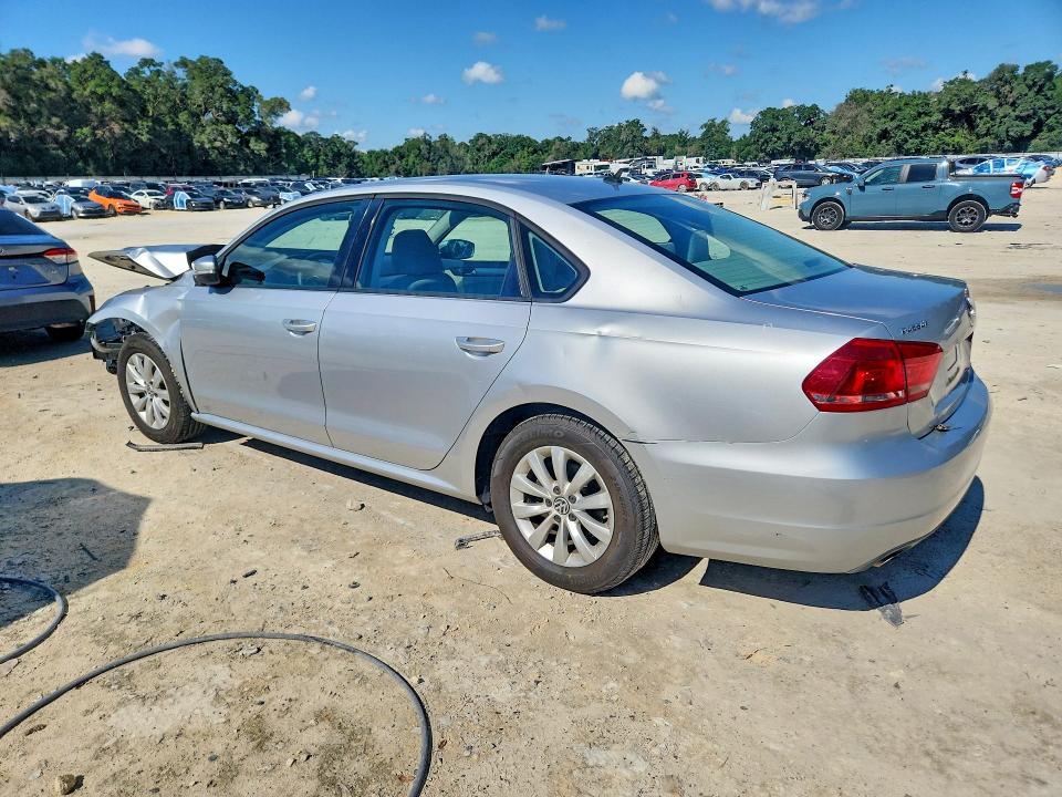 2013 Volkswagen Passat მანქანა იყიდება აუქციონზე, vin: 1VWAH7A3XDC043129, აუქციონის ნომერი: 53222386